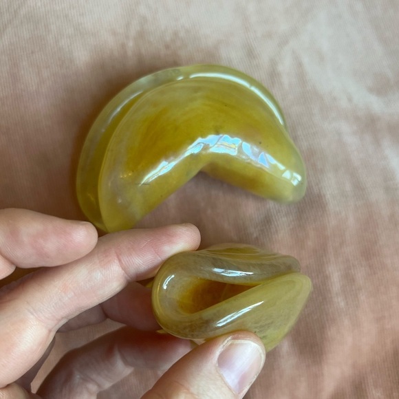 Handblown Glass Fortune Cookies Set of 2 Vintage Yellow Art Glass Sculptures - Picture 6 of 13